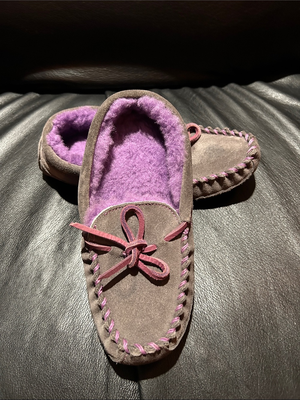LL Bean kids 2 leather miscasting slippers, plush lining